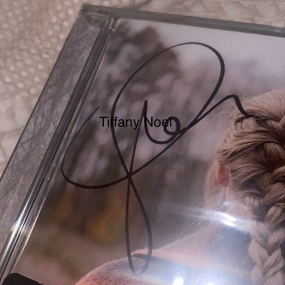 Taylor Swift Sealed Signed Evermore - Picture 6 of 6